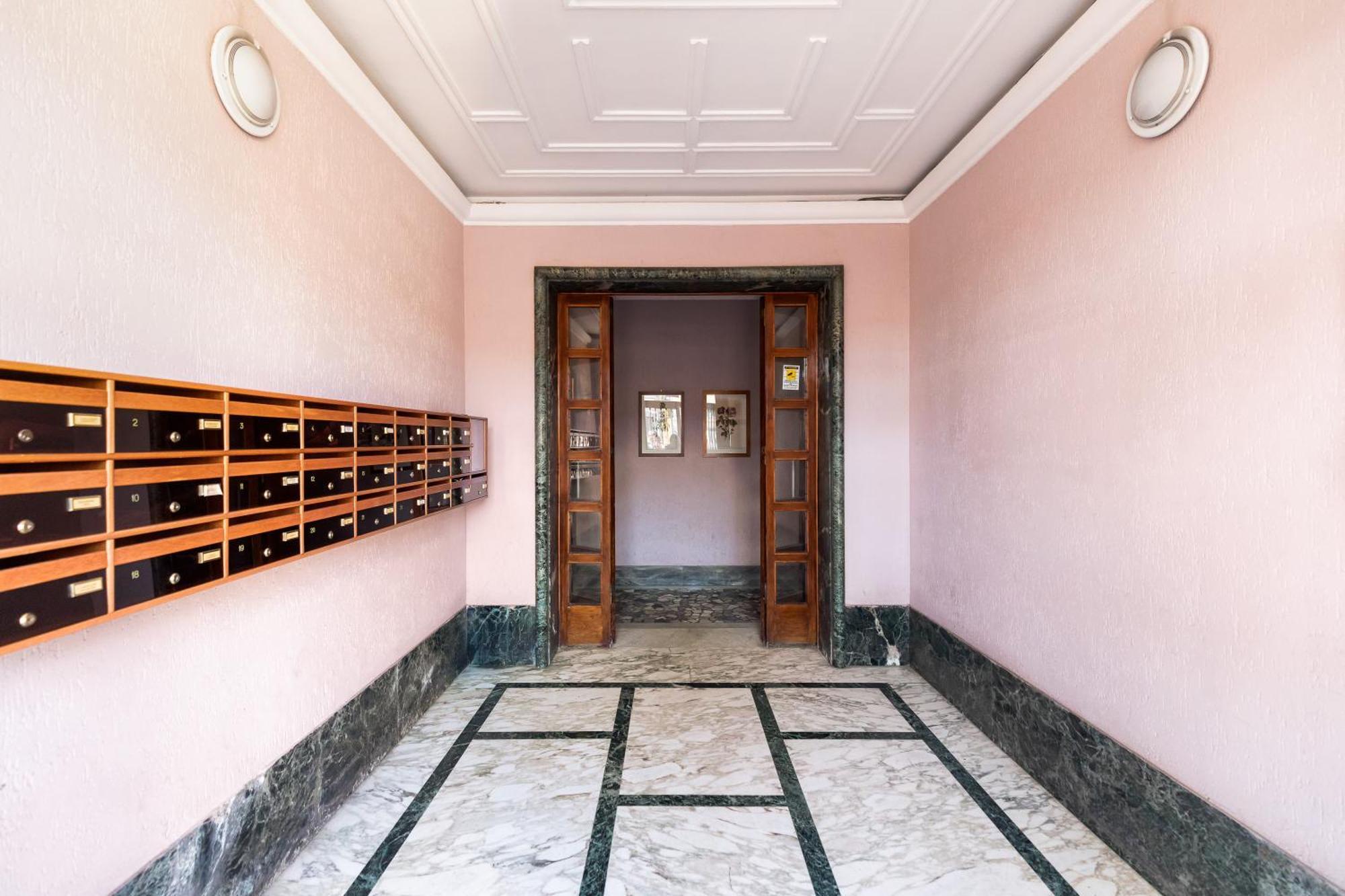 Cozy Apartment Gianicolense 3Bdr ローマ エクステリア 写真