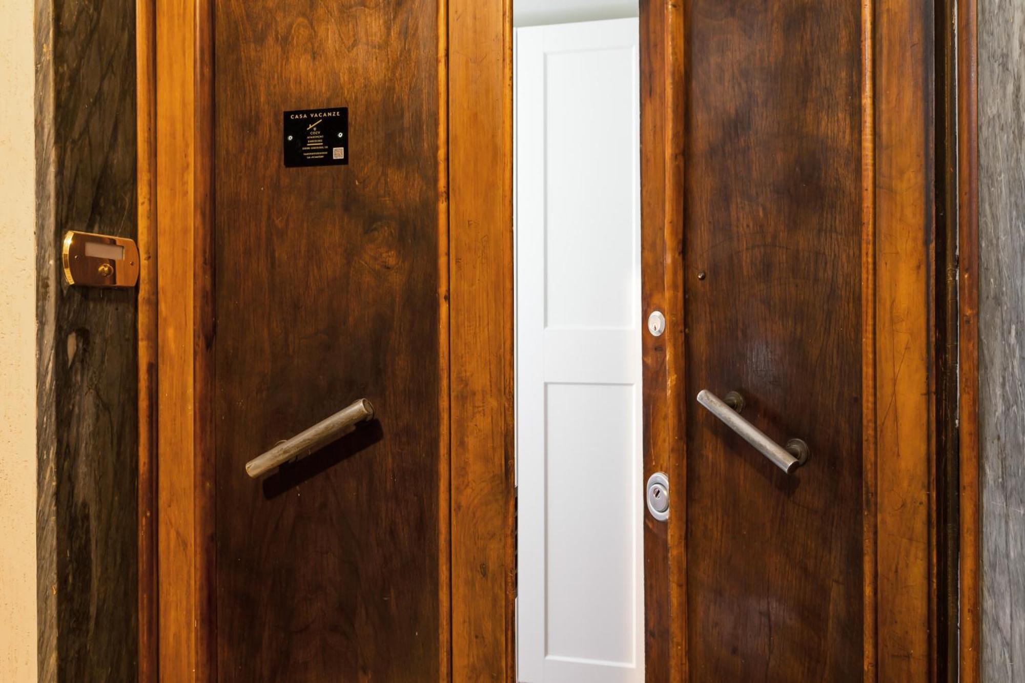Cozy Apartment Gianicolense 3Bdr ローマ エクステリア 写真